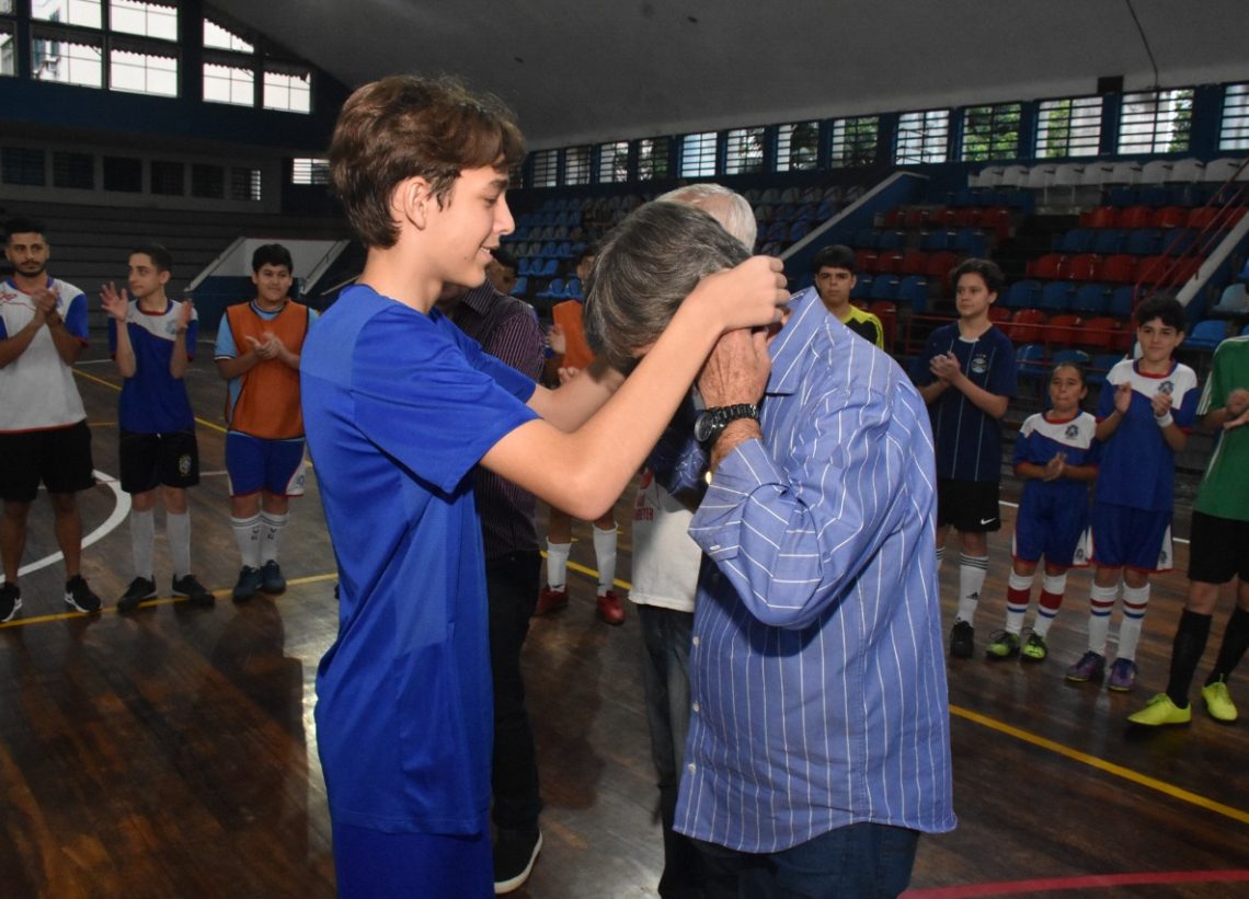 Futsal do Municipal homenageia Presidente e Vice