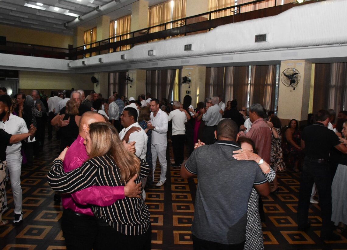 Bianchini Inaugura a Segunda Nobre do Municipal