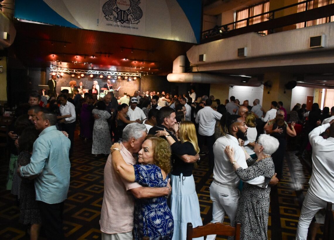 Bianchini Inaugura a Segunda Nobre do Municipal