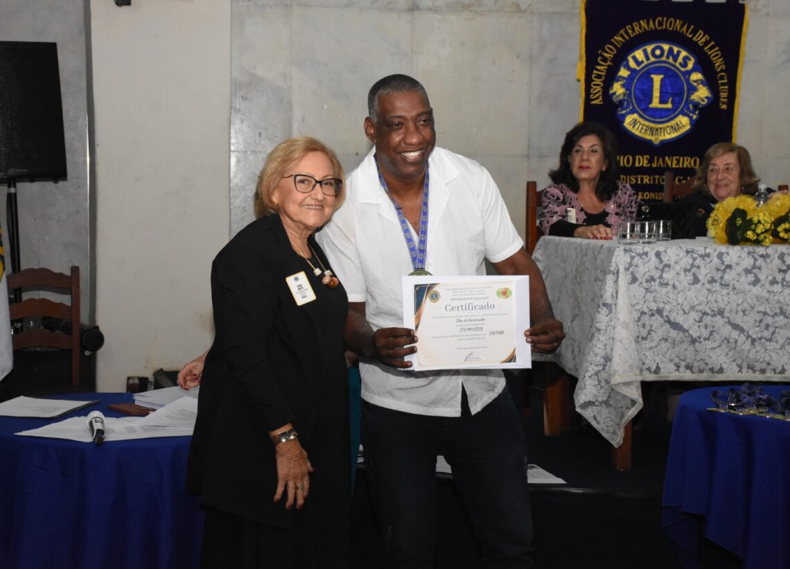 Cesar Daflon Recebe Medalha Lions Saúde
